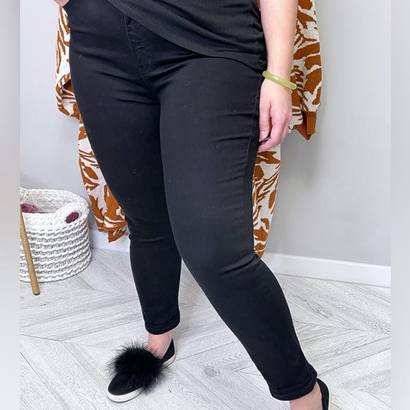 Judy Blue - BOYFRIEND HIGH WAISTED JEANS - Picture 3 of 3